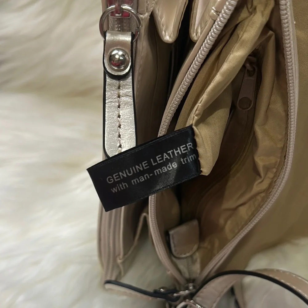 Giani Bernini Genuine Leather Pearly Gold Crossbody Bag - Picture 7 of 7